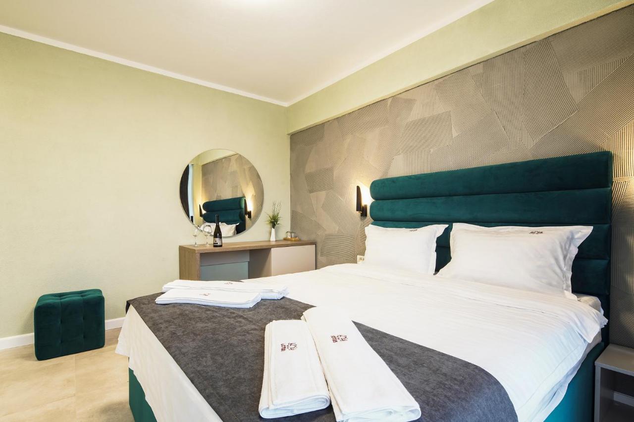 Lotus Exclusive Bed and Breakfast Năvodari Buitenkant foto