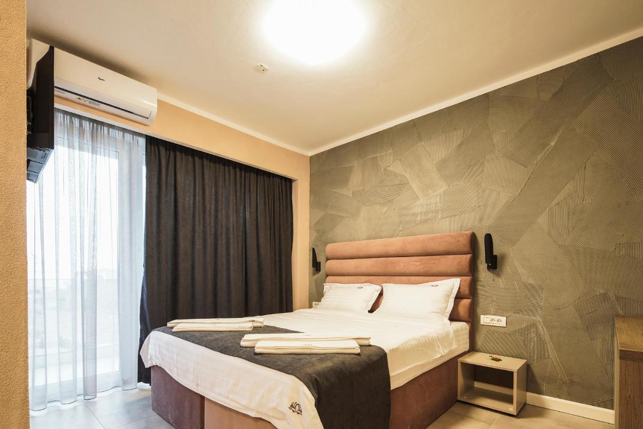 Lotus Exclusive Bed and Breakfast Năvodari Buitenkant foto