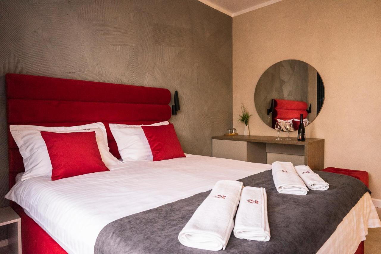 Lotus Exclusive Bed and Breakfast Năvodari Buitenkant foto